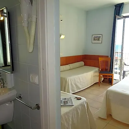 Ristorante Sole E Mare 3* كامايوري