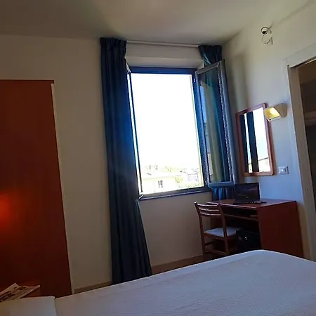 Hotel Ristorante Sole E Mare